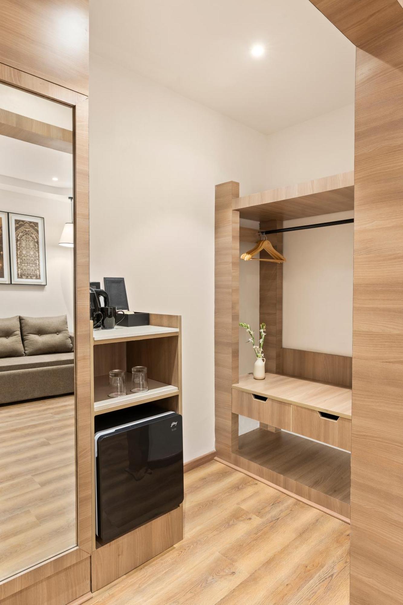 Country Inn Ayodhya - Opposite Airport Экстерьер фото
