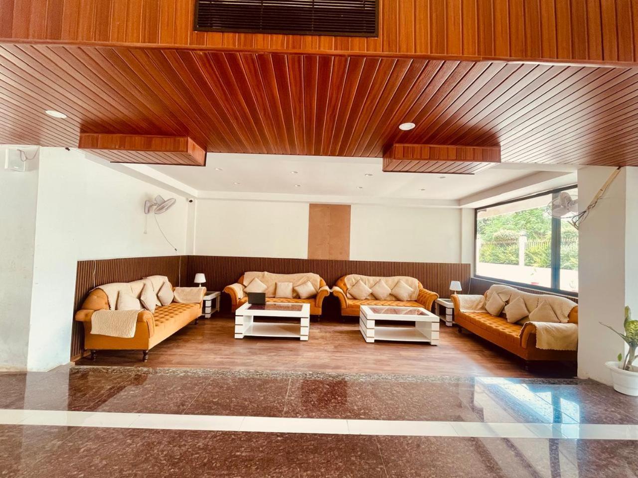 Country Inn Ayodhya - Opposite Airport Экстерьер фото