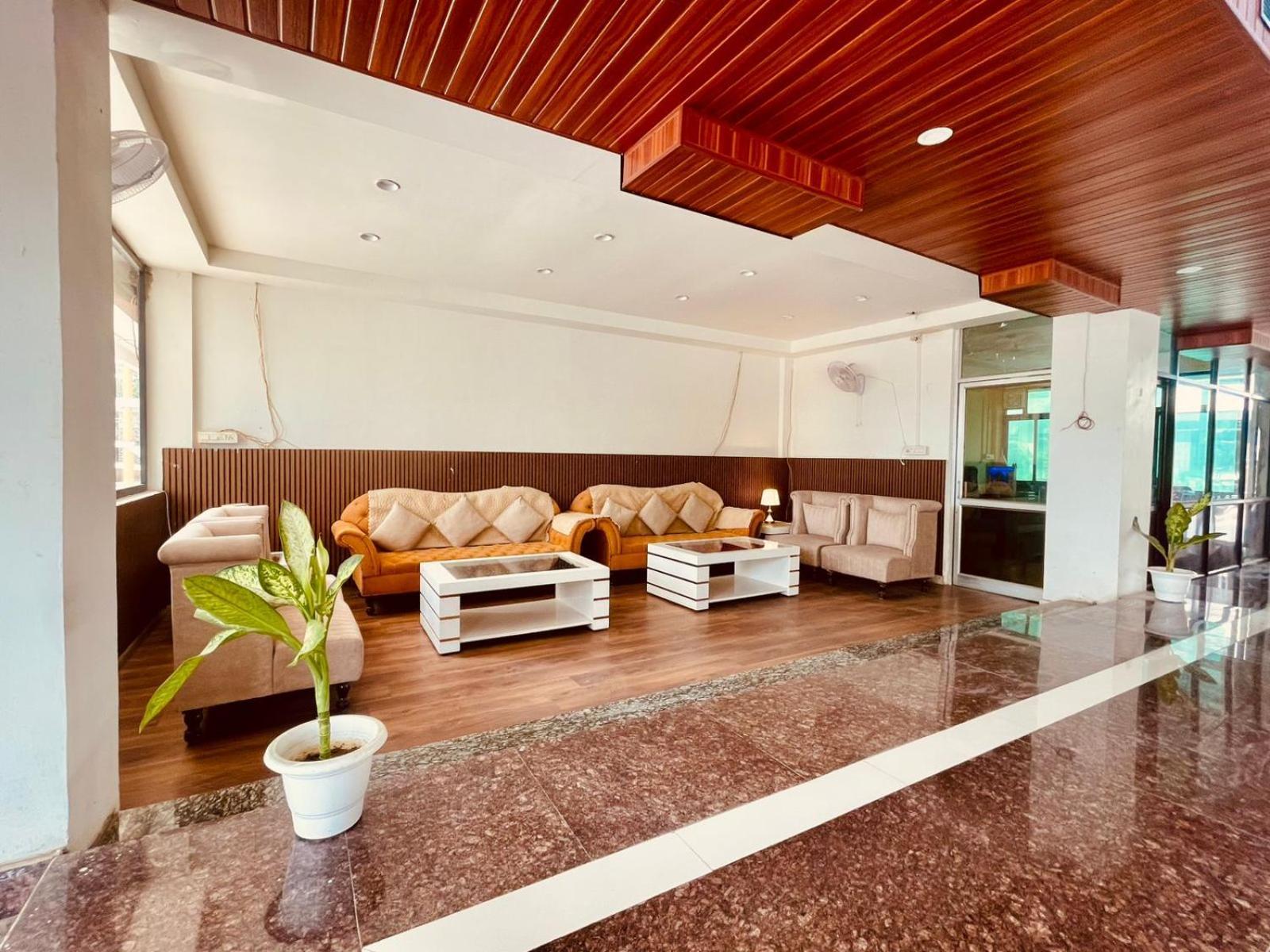 Country Inn Ayodhya - Opposite Airport Экстерьер фото